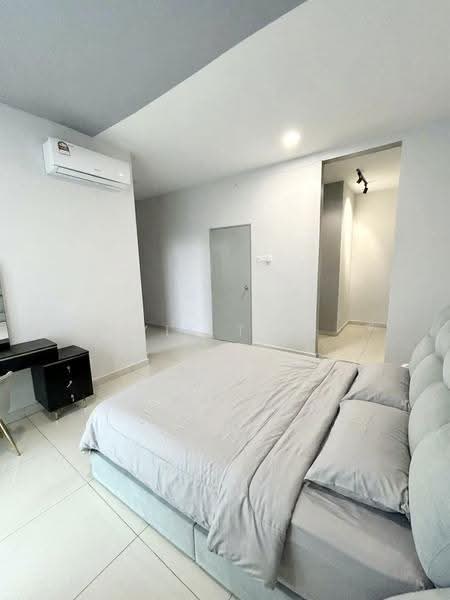 2-storey Terraced House for Sale in Taman Sutera Utama (Skudai) - Yik Tat - Bedroom - PropertyGuru.com.my
