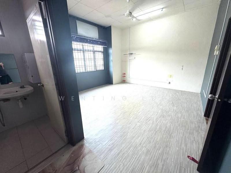 2-storey Terraced House for Sale in Taman Desa Tebrau (Tebrau) - Wenting Lee - Bathroom - PropertyGuru.com.my