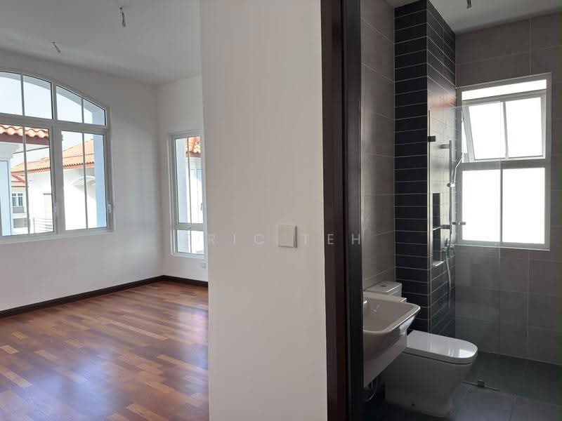 Rumah Berkembar untuk Dijual di Setia Eco Park (Setia Alam) - Eric Teh - Bathroom - PropertyGuru.com.my