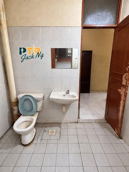2-storey Terraced House for Sale in Taman Samagagah (Permatang Pauh) - Jack Ng - Bathroom - PropertyGuru.com.my