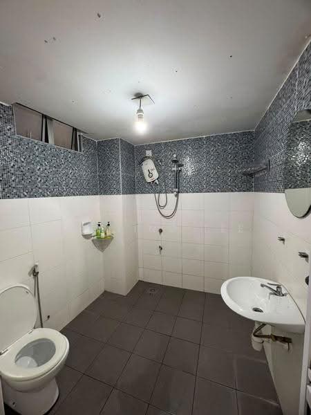 Service Residence for Sale at Tebrau City Residences - Wenting Lee - Bathroom - PropertyGuru.com.my