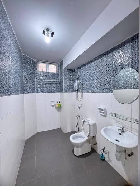 Service Residence for Sale at Tebrau City Residences - Wenting Lee - Bathroom - PropertyGuru.com.my