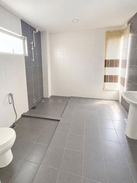 Rumah Berkembar untuk Dijual di Station 18 (Ipoh) - Danny Lim - Bathroom - PropertyGuru.com.my