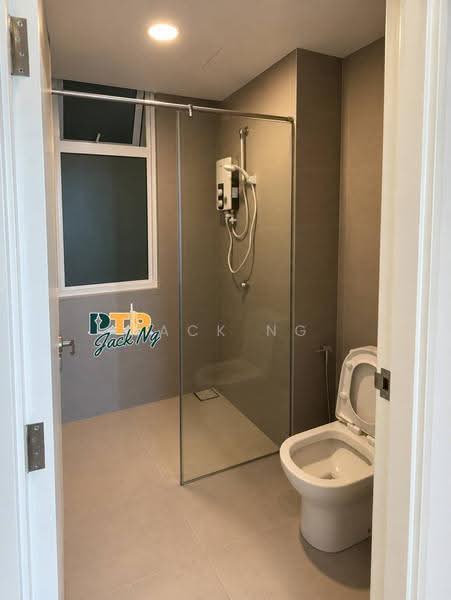 Kondominium untuk Dijual di Ferringhi Residence 2 - Jack Ng - Bathroom - PropertyGuru.com.my