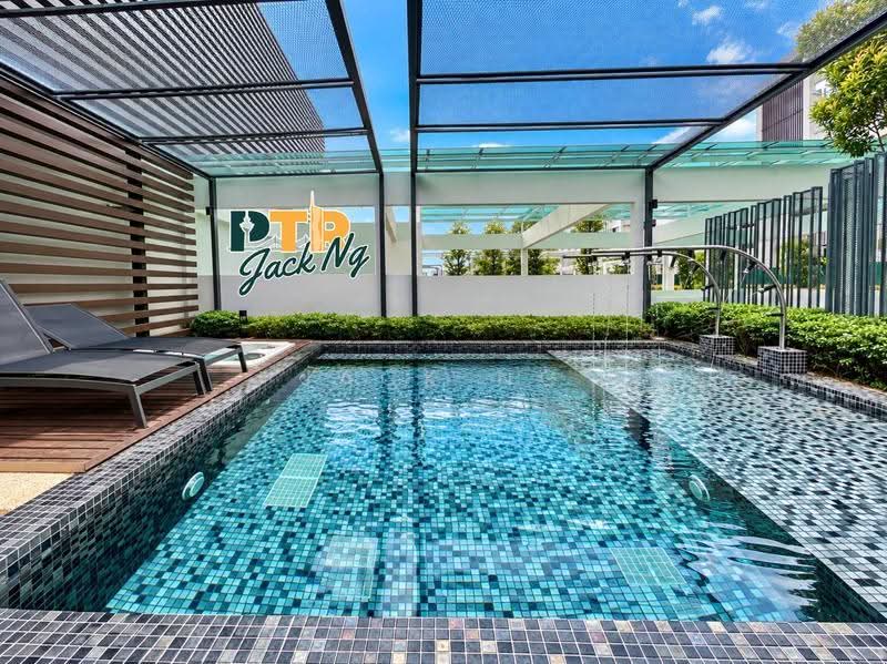 Kondominium untuk Dijual di Ferringhi Residence 2 - Jack Ng - Pool - PropertyGuru.com.my