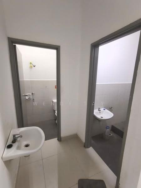 Shop for Rent in Taman Nusa Sentral (Iskandar Puteri (Nusajaya)) - Wendy Tay - Bathroom - PropertyGuru.com.my