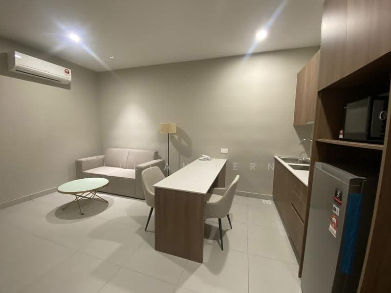 Kediaman Servis untuk Dijual di Dorsett Waterfront Subang - Lilian Bern - Living Room - PropertyGuru.com.my