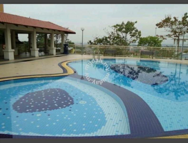 Pangsapuri untuk Dijual di Puteri Bayu Apartment - Jacob Simmon - Pool - PropertyGuru.com.my