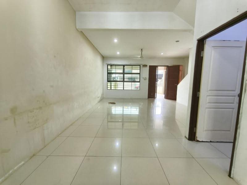 2-storey Terraced House for Sale in Nilai (Negeri Sembilan) - Aniq Azmi - Living Room - PropertyGuru.com.my