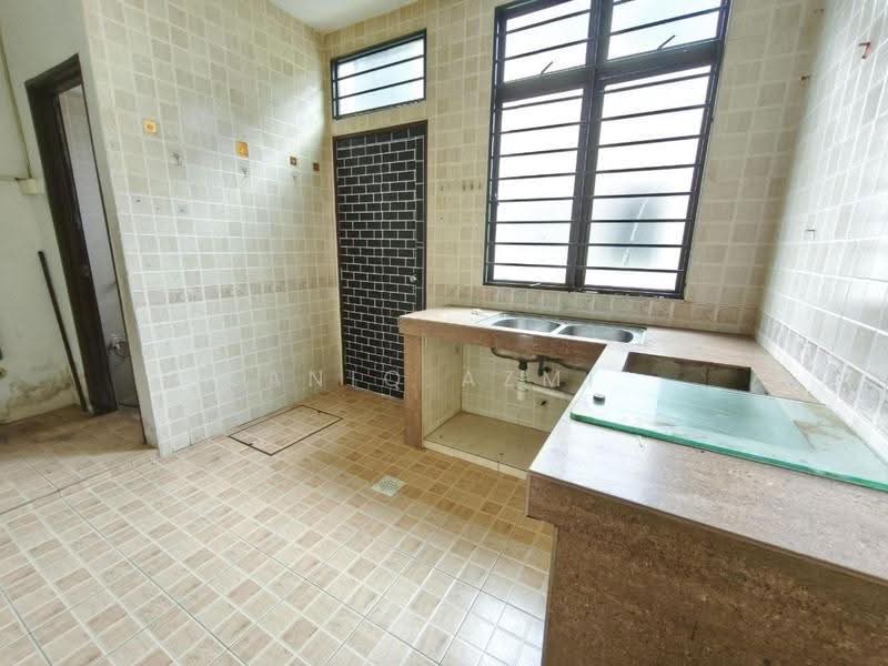 2-storey Terraced House for Sale in Nilai (Negeri Sembilan) - Aniq Azmi - Kitchen - PropertyGuru.com.my