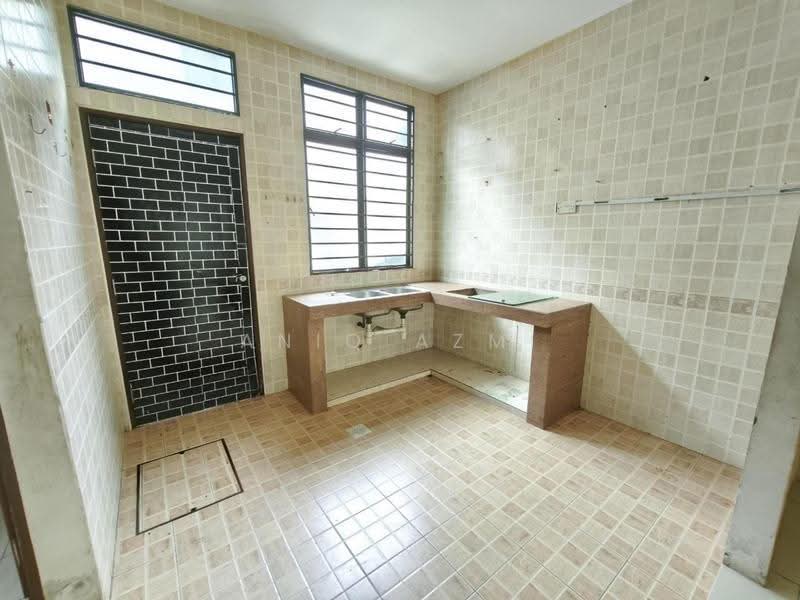 2-storey Terraced House for Sale in Nilai (Negeri Sembilan) - Aniq Azmi - Kitchen - PropertyGuru.com.my