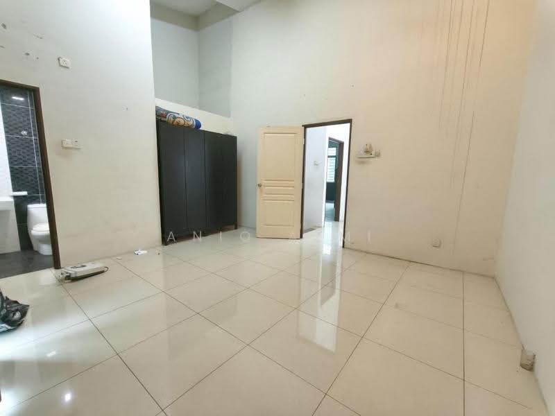 2-storey Terraced House for Sale in Nilai (Negeri Sembilan) - Aniq Azmi - Bathroom - PropertyGuru.com.my