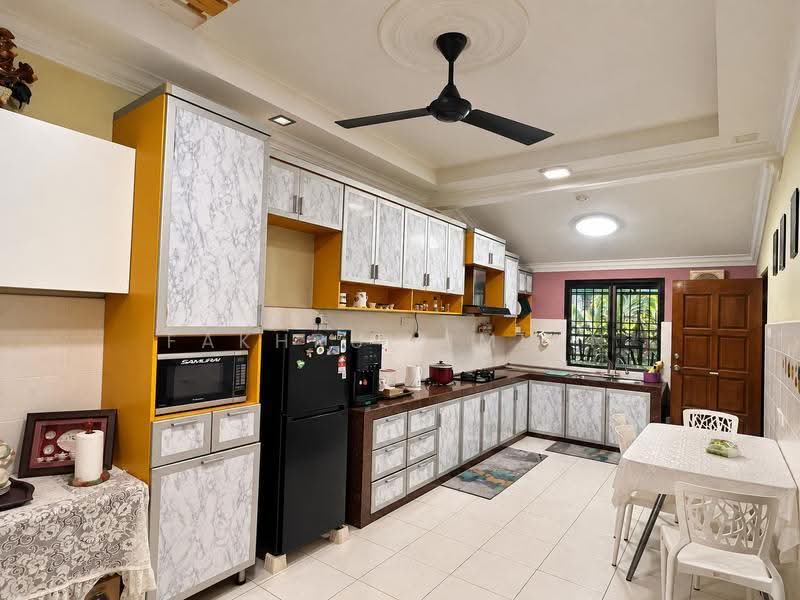 Semi-Detached House for Sale in Taman Bukit Dahlia (Pasir Gudang) - Fakhrul Imlan - Kitchen - PropertyGuru.com.my
