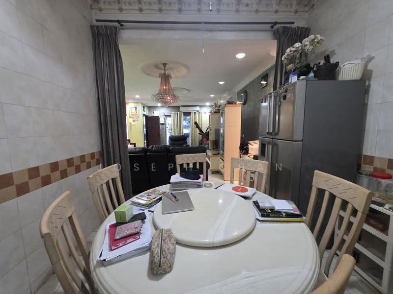 2-storey Terraced House for Sale in Seksyen 7 (Shah Alam) - Joseph Chan - Dining Room - PropertyGuru.com.my