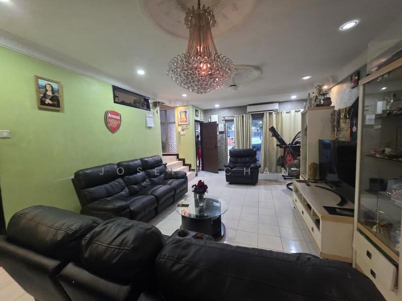 2-storey Terraced House for Sale in Seksyen 7 (Shah Alam) - Joseph Chan - Living Room - PropertyGuru.com.my