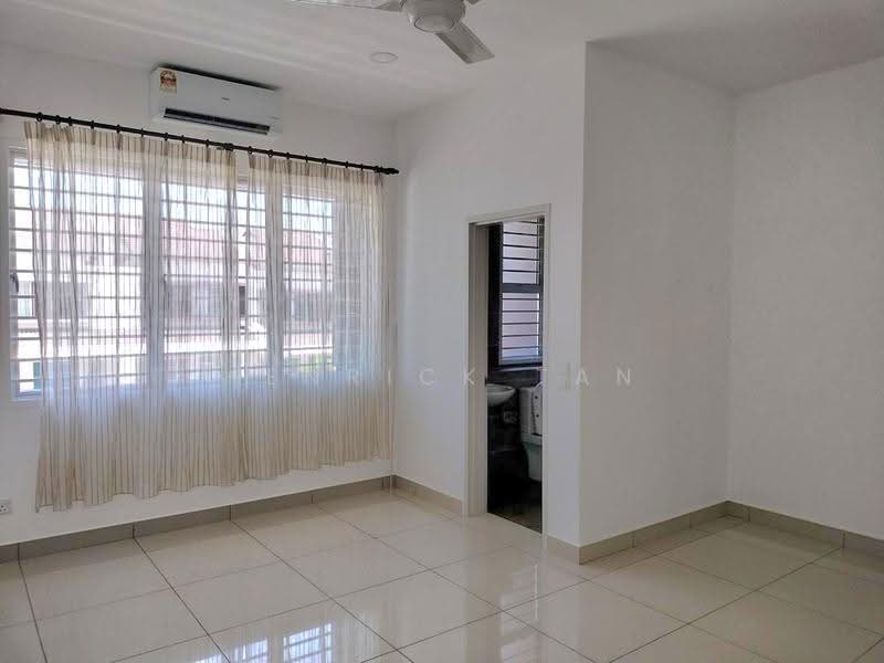 2-storey Terraced House for Sale in Bandar Rimbayu (Telok Panglima Garang) - Henrick Tan - Interior - PropertyGuru.com.my