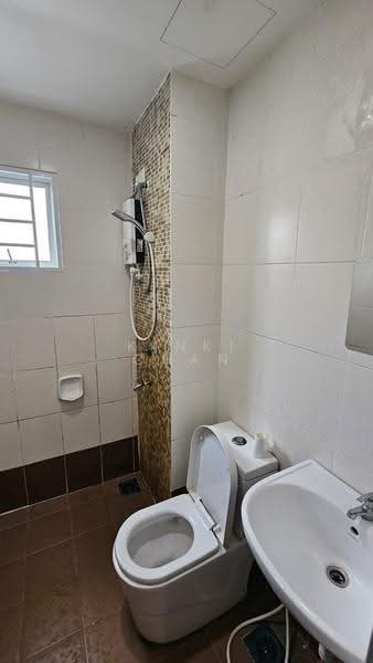 Kondominium untuk Disewa di Suasana Lumayan - KINKI CHAN - Bathroom - PropertyGuru.com.my