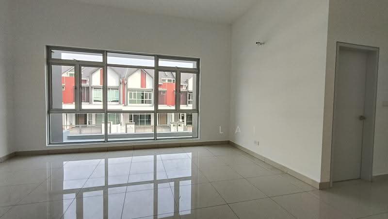 Rumah Teres 2-Tingkat untuk Disewa di Taman Impian Emas (Skudai) - Eddie Lai - Living Room - PropertyGuru.com.my