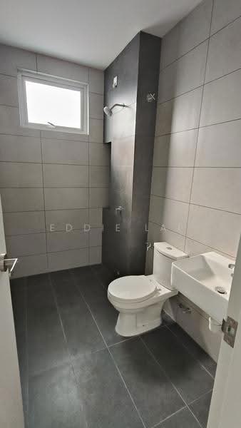 Rumah Teres 2-Tingkat untuk Disewa di Taman Impian Emas (Skudai) - Eddie Lai - Bathroom - PropertyGuru.com.my
