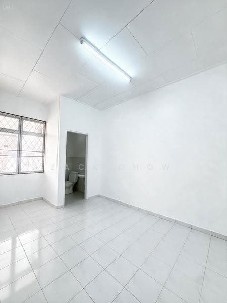 Rumah Teres 1-Tingkat untuk Dijual di Taman Senai Utama (Kulai) - Zack Chow - Bathroom - PropertyGuru.com.my
