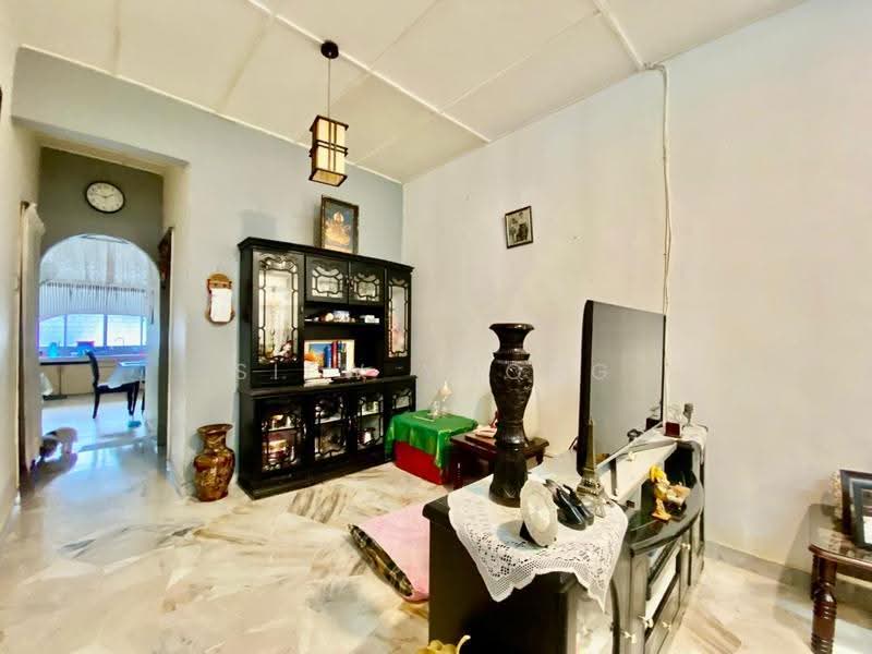 1-storey Terraced House for Sale in Pandan Jaya (Ampang) - Siew Yoong - Living Room - PropertyGuru.com.my