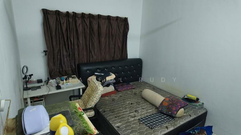 1-storey Terraced House for Sale in Bandar Bukit Mahkota (Bangi) - Shaiful Rudy - Bedroom - PropertyGuru.com.my