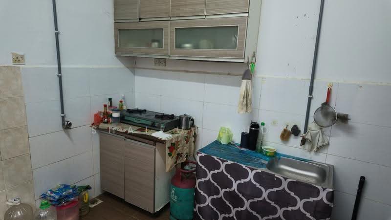 1-storey Terraced House for Sale in Bandar Bukit Mahkota (Bangi) - Shaiful Rudy - Kitchen - PropertyGuru.com.my