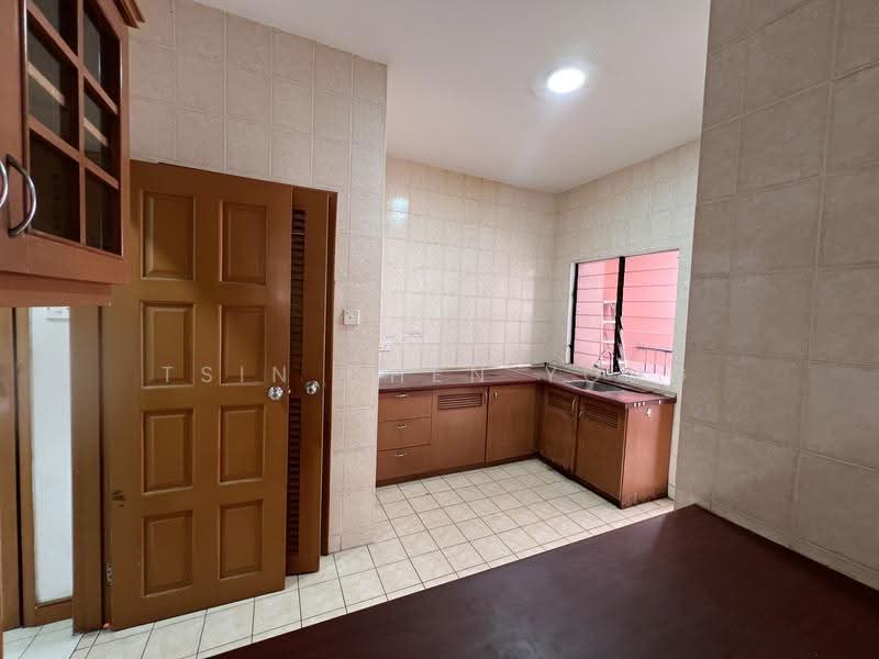 Kondominium untuk Dijual di Marina Court Resort Condominium - Tsin Chen Yong - PropertyGuru.com.my