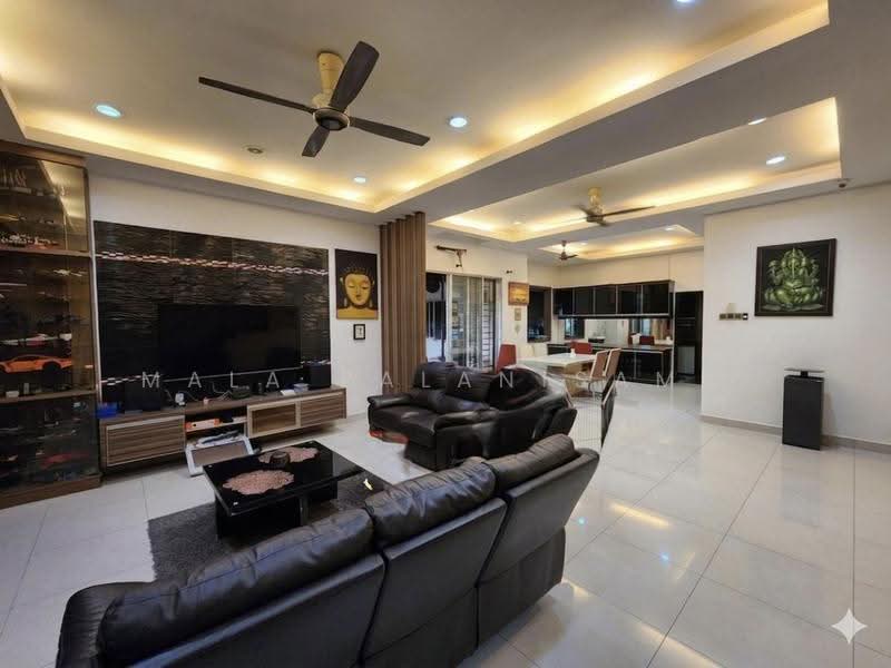 Cluster House for Sale in Kota Kemuning (Shah Alam) - Mala Palanisamy - Living Room - PropertyGuru.com.my