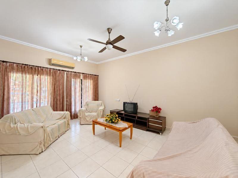 Rumah Berkembar untuk Dijual di Simpang Pulai (Perak) - Qazin Khoo - Living Room - PropertyGuru.com.my