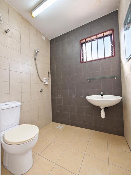 Rumah Berkembar untuk Dijual di Simpang Pulai (Perak) - Qazin Khoo - Bathroom - PropertyGuru.com.my