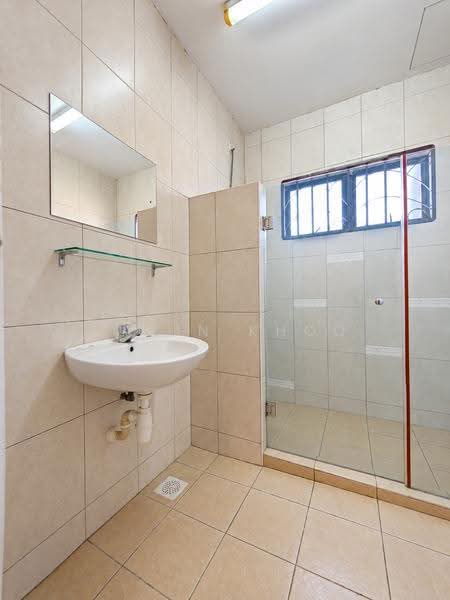 Rumah Berkembar untuk Dijual di Simpang Pulai (Perak) - Qazin Khoo - Bathroom - PropertyGuru.com.my
