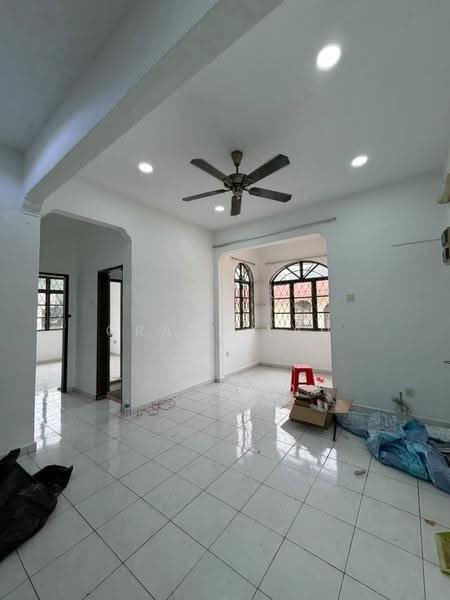Rumah Kluster untuk Disewa di Taman Desa Cemerlang (Ulu Tiram) - Grace Lau - Living Room - PropertyGuru.com.my