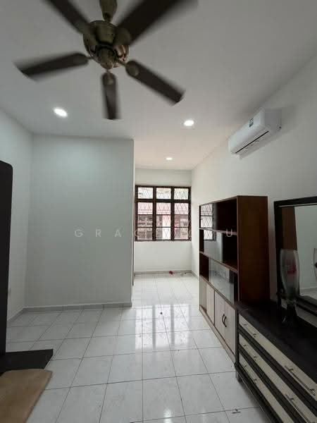 Rumah Kluster untuk Disewa di Taman Desa Cemerlang (Ulu Tiram) - Grace Lau - Living Room - PropertyGuru.com.my