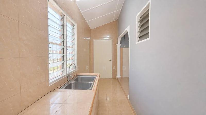 Terraced House for Sale in Taman Semenyih Mewah (Semenyih) - Ammeer Nadzrai - Kitchen - PropertyGuru.com.my