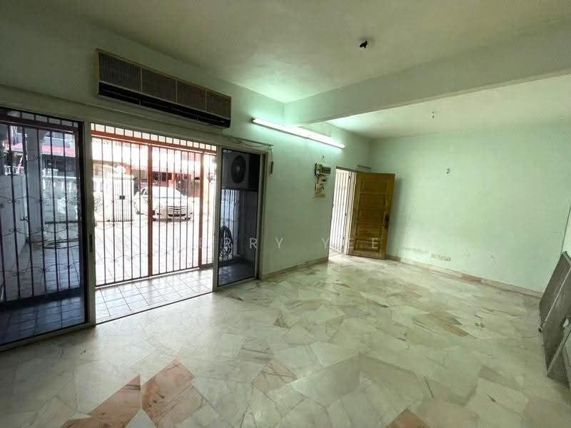 Rumah Teres 2-Tingkat untuk Dijual di Kajang (Selangor) - Terry Yee - Living Room - PropertyGuru.com.my