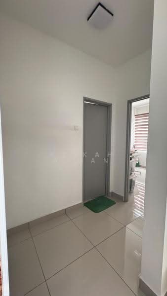 Kondominium untuk Disewa di Dwiputra Residences - Atikah Azman - Corridor - PropertyGuru.com.my