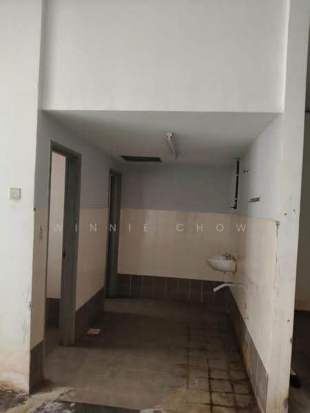 Office for Rent in Kemuning Utama (Shah Alam) - Winnie Chow - Bathroom - PropertyGuru.com.my