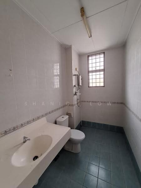 Terraced House for Sale in Bandar Puteri Puchong (Puchong) - Shanice Low - Bathroom - PropertyGuru.com.my