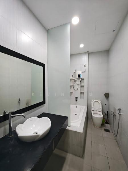 Rumah Teres 2-Tingkat untuk Disewa di Taman Mount Austin (Tebrau) - Kevin Lim - Bathroom - PropertyGuru.com.my