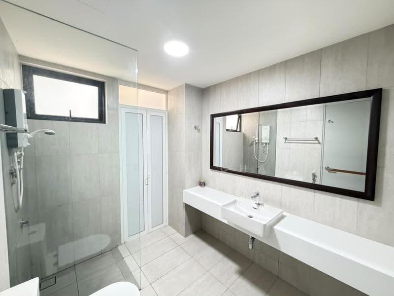Kediaman Servis untuk Disewa di Emerald 9 - Darren Chan - Bathroom - PropertyGuru.com.my