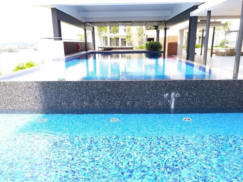 Kondominium untuk Dijual di Prima Indah (The Armanna) - Henrick Tan - Pool - PropertyGuru.com.my