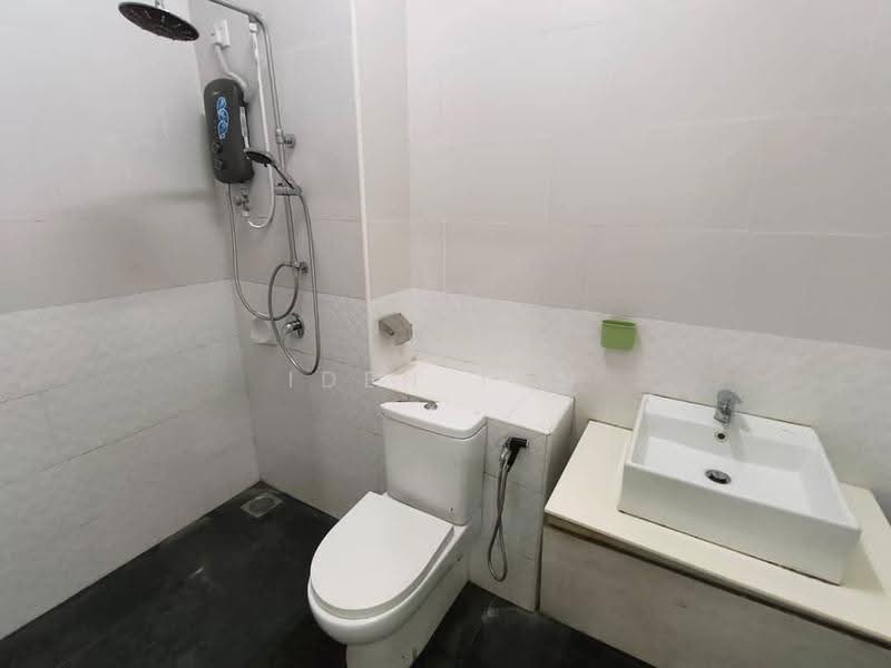 Rumah Teres 2-Tingkat untuk Dijual di Kota Masai (Pasir Gudang) - Iden Tan - Bathroom - PropertyGuru.com.my