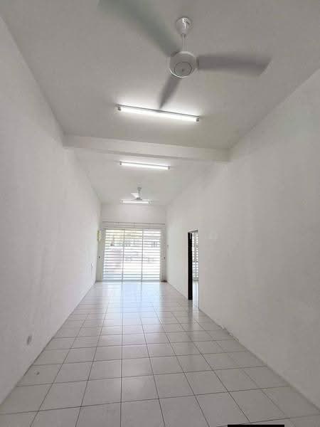 Rumah Teres 1-Tingkat untuk Disewa di Batu Gajah (Perak) - Ms Yong - Living Room - PropertyGuru.com.my