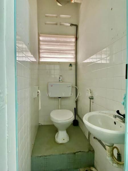 Pejabat untuk Disewa di Taman Cempaka (Ampang) - Siew Yoong - Bathroom - PropertyGuru.com.my