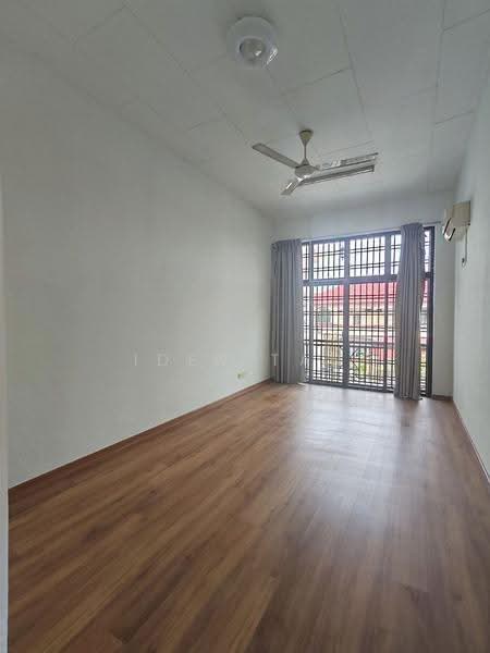 Rumah Teres 2-Tingkat untuk Dijual di Taman Jaya Mas (Skudai) - Iden Tan - Living Room - PropertyGuru.com.my
