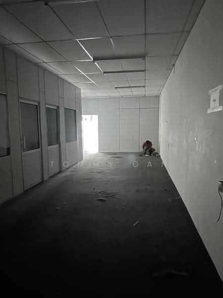 Kedai / Pejabat untuk Disewa di Bagan Lalang (Butterworth) - Tommy Gan - Corridor - PropertyGuru.com.my