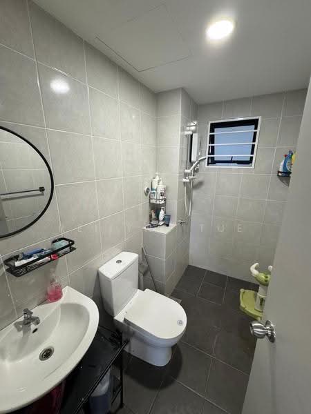 Kediaman Servis untuk Dijual di Huni @ Eco Ardence - Reilynn Tue - Bathroom - PropertyGuru.com.my