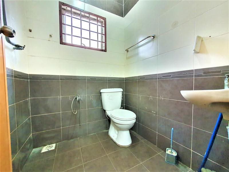 2-storey Terraced House for Sale in Taman Sri Muda (Shah Alam) - Henrick Tan - Bathroom - PropertyGuru.com.my