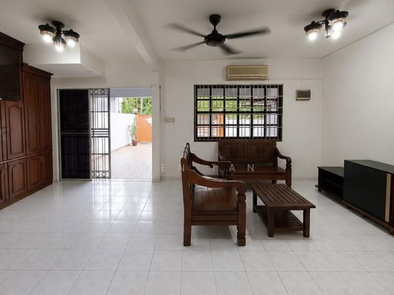 Rumah Teres 2-Tingkat untuk Dijual di Taman Putri Kulai (Kulai) - Iden Tan - Living Room - PropertyGuru.com.my
